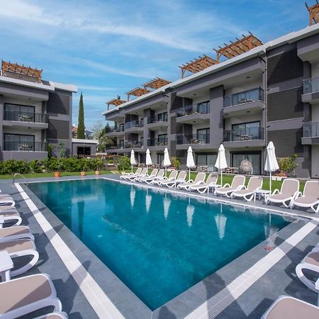A Suite Side Luaran gambar
