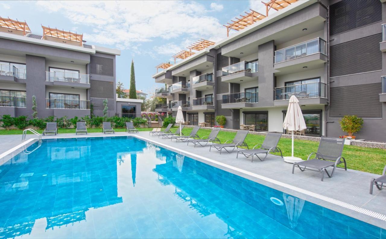 A Suite Side Luaran gambar