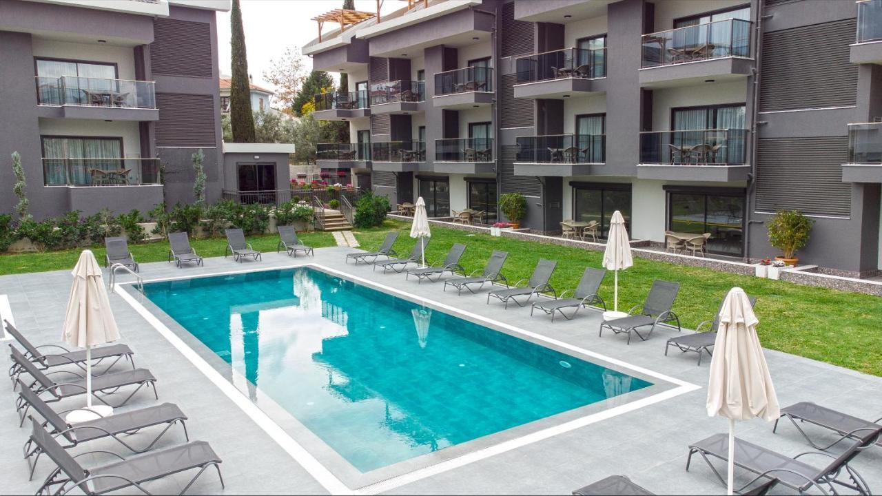 A Suite Side Luaran gambar