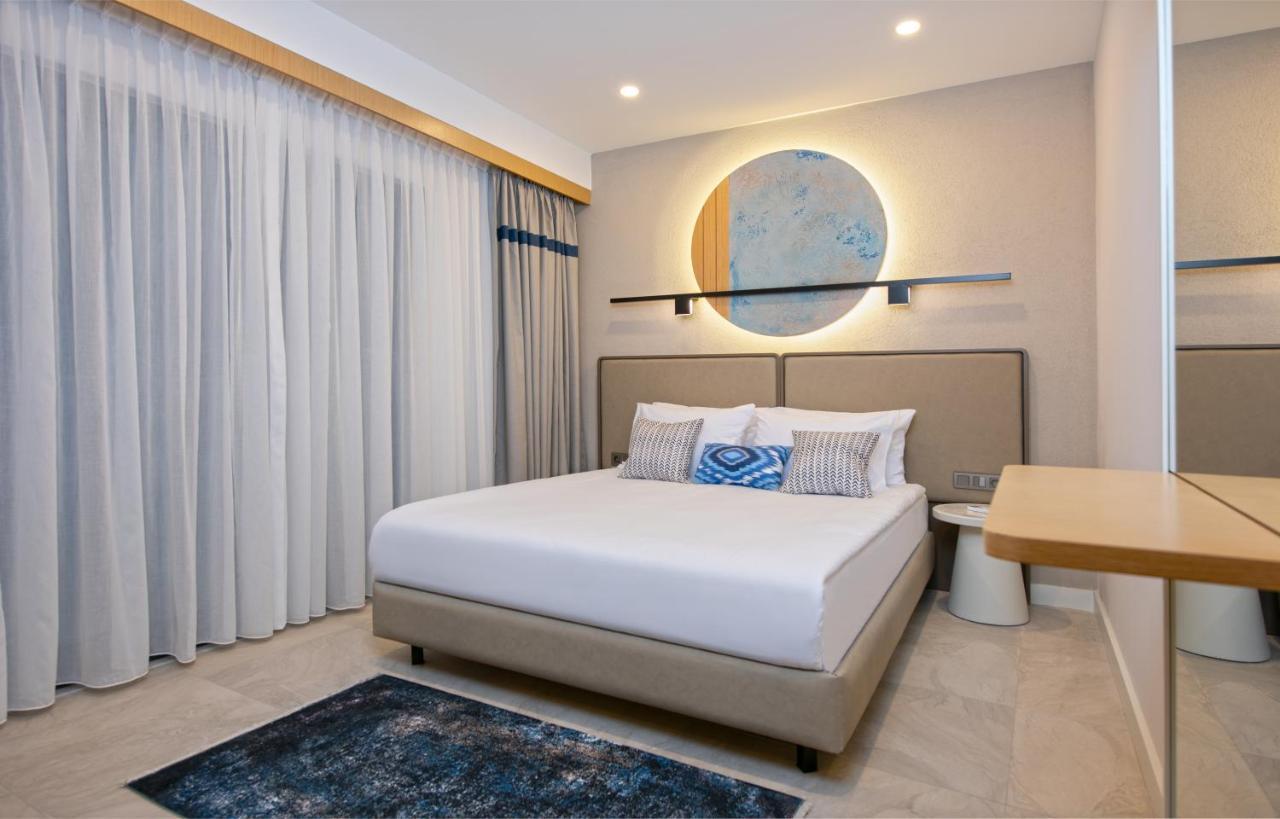 A Suite Side Luaran gambar