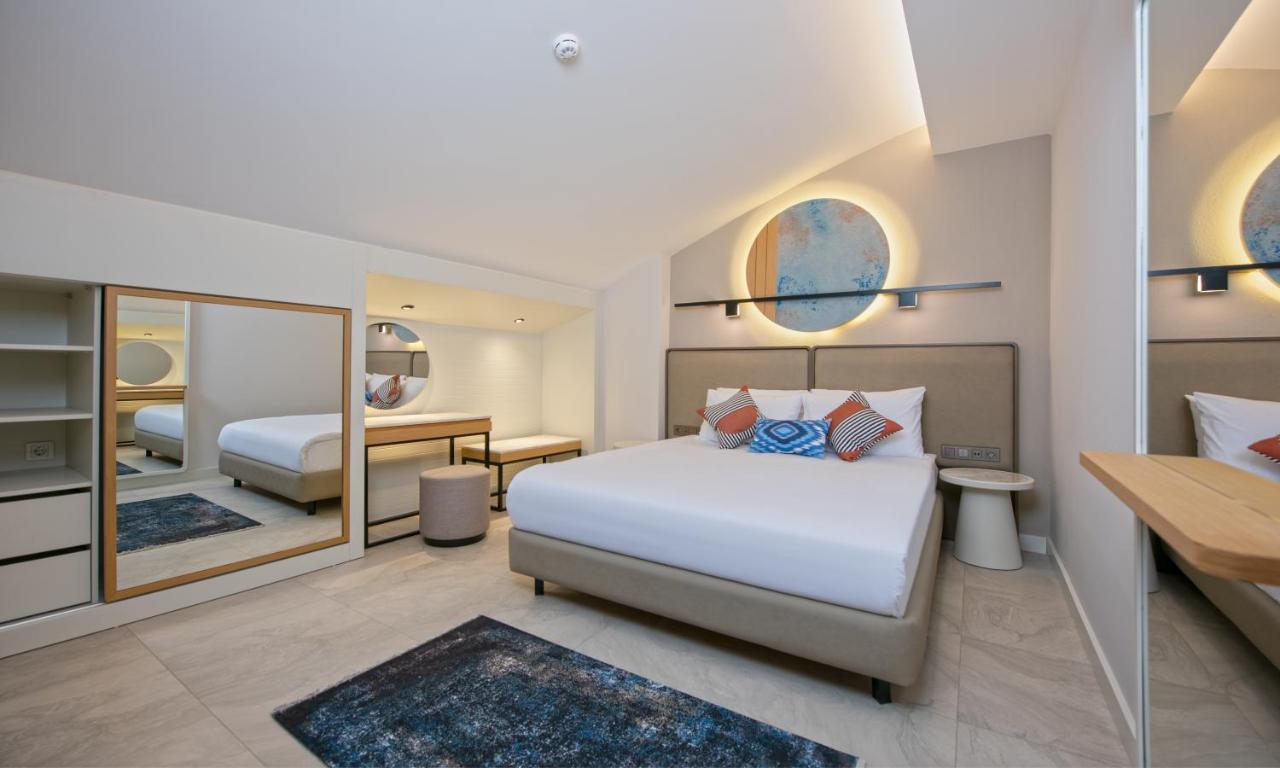 A Suite Side Luaran gambar