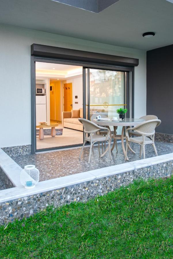 A Suite Side Luaran gambar