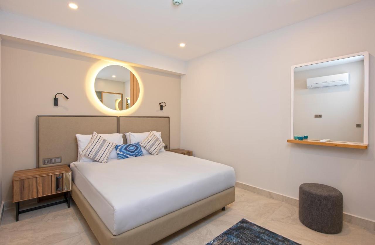 A Suite Side Luaran gambar