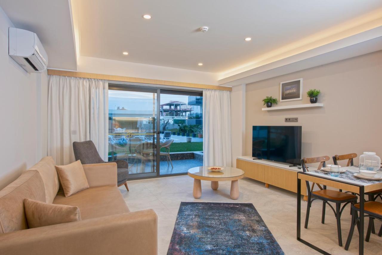 A Suite Side Luaran gambar
