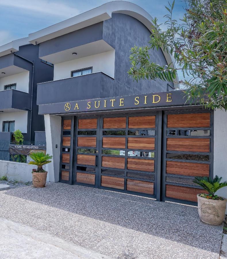 A Suite Side Luaran gambar
