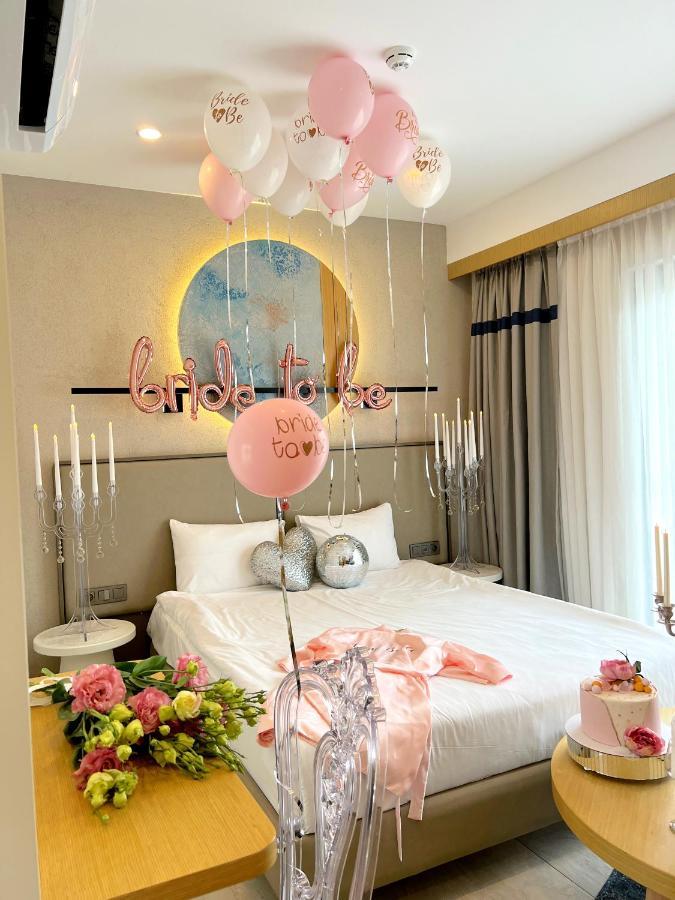 A Suite Side Luaran gambar